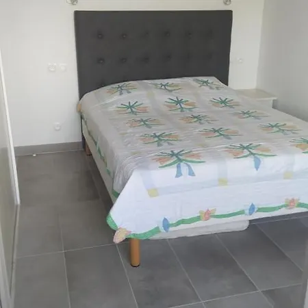 Apartman T2 La Faviere, A 150 M De La Mer, Garage, Piscine