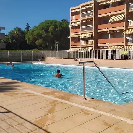 T2 La Faviere, A 150 M De La Mer, Garage, Piscine *