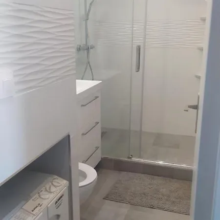 T2 La Faviere, A 150 M De La Mer, Garage, Piscine Apartman