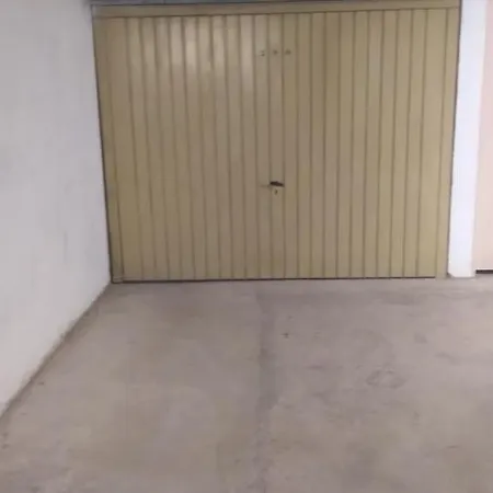 T2 La Faviere, A 150 M De La Mer, Garage, Piscine *