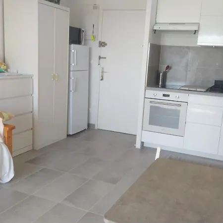 T2 La Faviere, A 150 M De La Mer, Garage, Piscine Apartman *